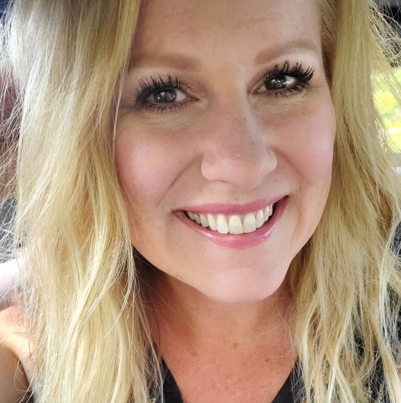 Meet your Posher, Sarah - Picture 1 of 1